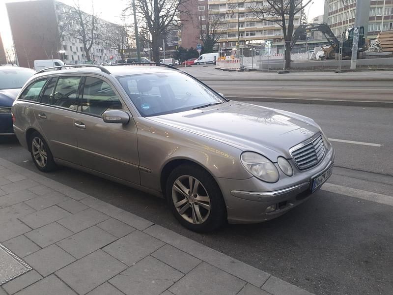 Silber Gebraucht 2003 Mercedes E200 Kombi | 1.400 € (Guter Preis) - Bild 1/4