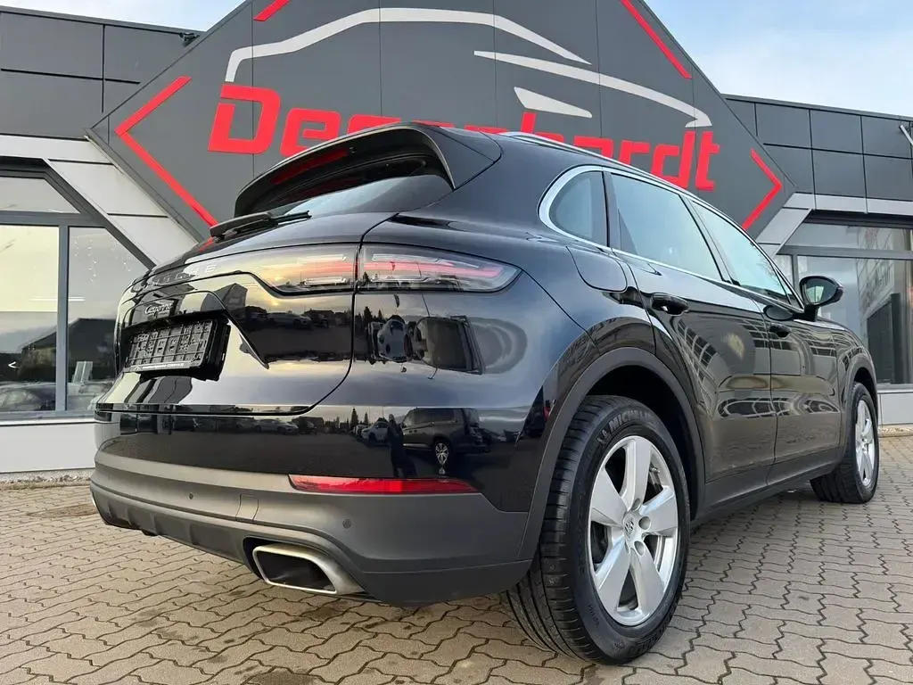 Second-hand Porsche Cayenne 340 CP (250 kW) 2022 Negru SUV