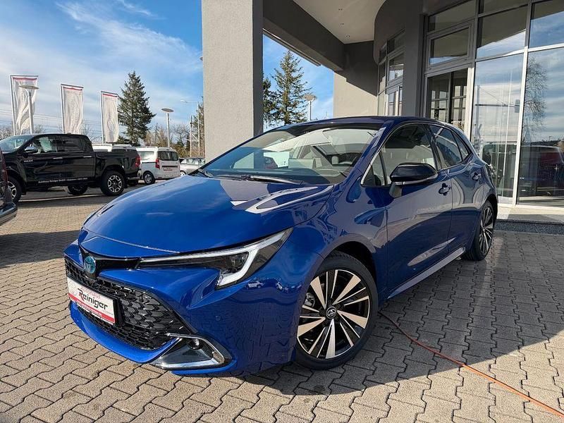 Neu Toyota Corolla 140 PS (102 kW) 2026 Blau metallic Limousine