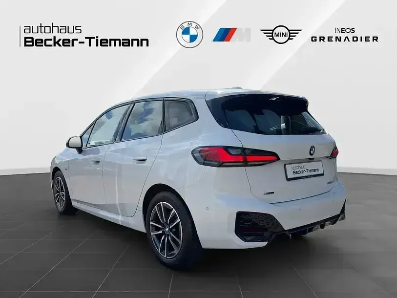 Gebraucht BMW 223 Active Tourer M Sport 197 PS (144 kW) 2023 Weiß Van / Kleinbus
