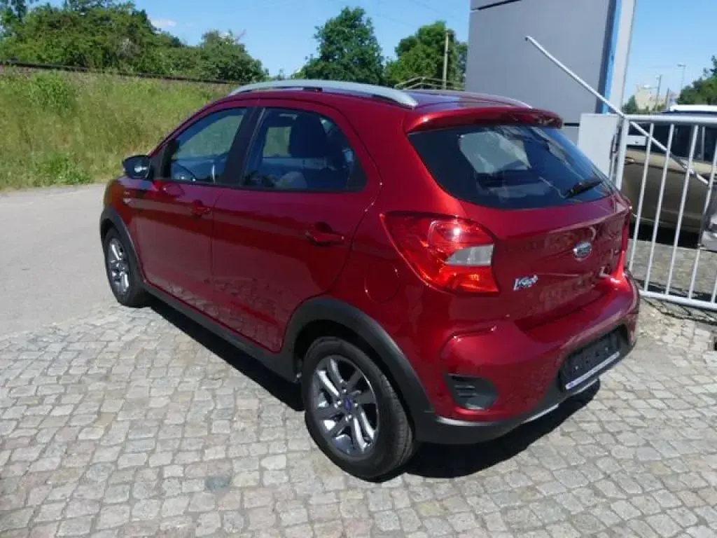 Gebraucht Ford Ka 86 PS (63 kW) 2018 Rubyrot (metallic) Limousine