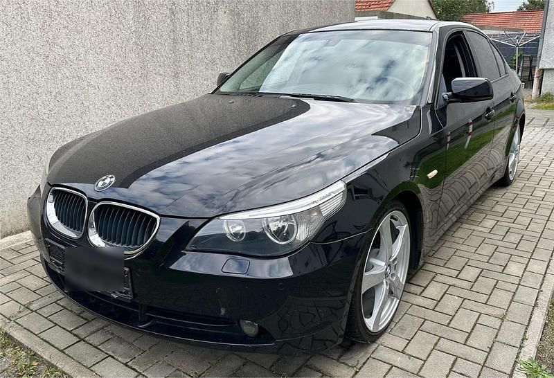 Schwarz Gebraucht 2003 BMW 520 Limousine | 2.490 € (Guter Preis) - Bild 1/4
