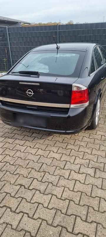 Schwarz Gebraucht 2005 Opel Vectra Limousine | 2.250 € - Bild 1/4