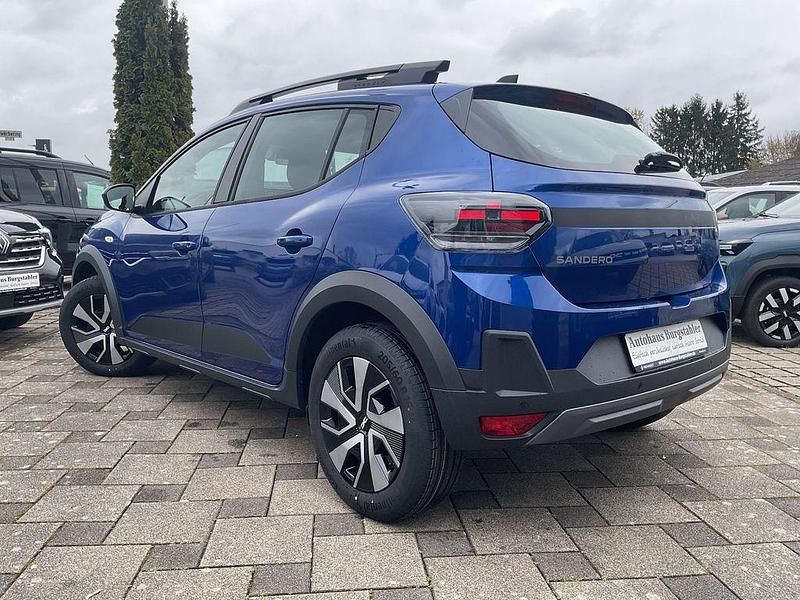 Neu Dacia Sandero Expression 110 PS (80 kW) 2026 Blau Limousine