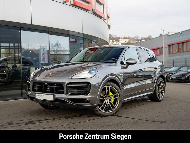 Grau Gebraucht 2020 Porsche Cayenne SUV | 64.800 € (Guter Preis) - Bild 1/4