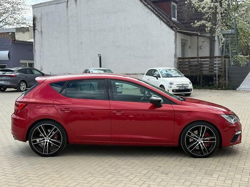 Second-hand Seat Leon CUPRA 300 CP (220 kW) 2017 Roșu Berlinǎ