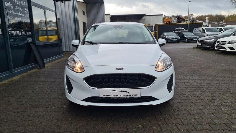 Gebraucht Ford Fiesta Cool & Connect 95 PS (69 kW) 2020 Weiß Kleinwagen