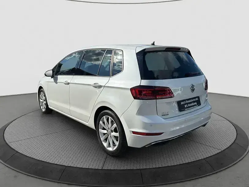 Gebraucht VW Golf VII United 150 PS (110 kW) 2020 Weiss Van / Kleinbus