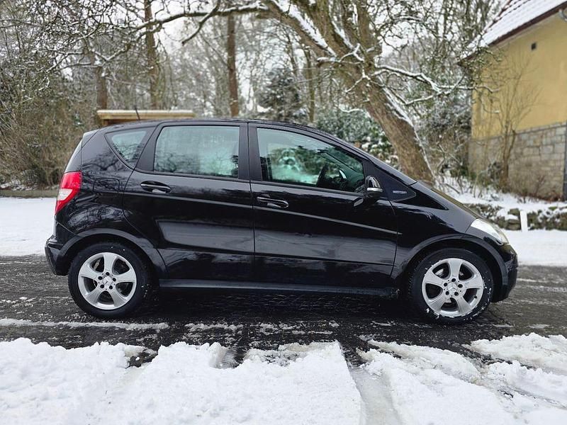 Gebraucht Mercedes A180 116 PS (85 kW) 2010 Schwarz Limousine