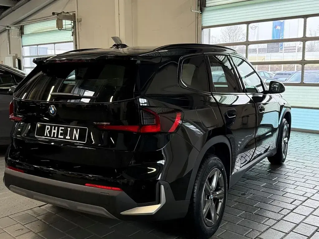 Neu BMW X1 136 PS (100 kW) 2026 Schwarz SUV