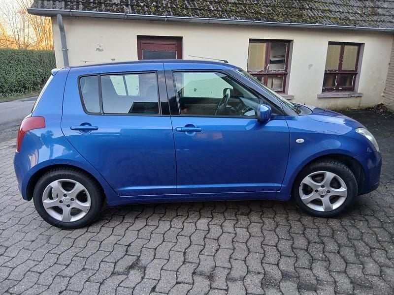 Gebraucht Suzuki Swift 72 PS (52 kW) 2005 Blau Kleinwagen