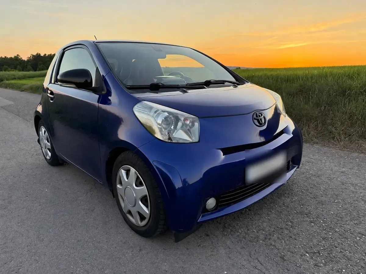 Gebraucht Toyota iQ 98 PS (72 kW) 2010 Blau Kleinwagen