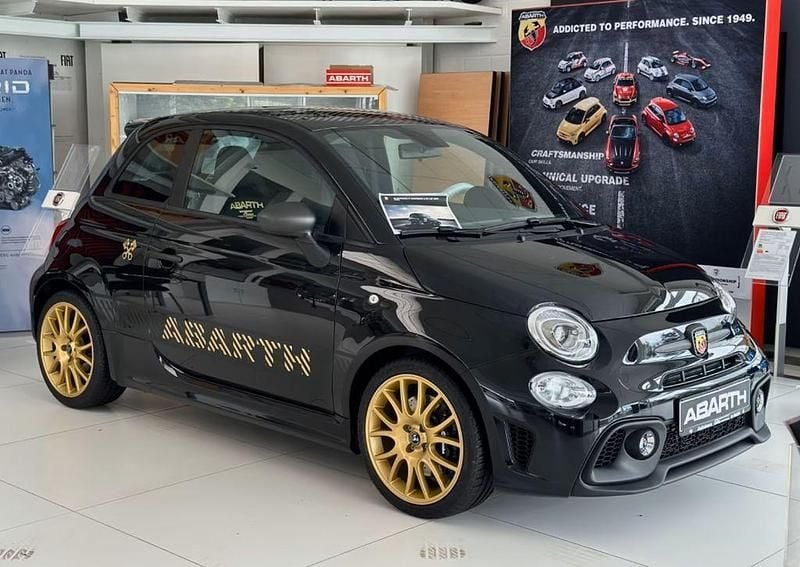 Second-hand Abarth 695 179 CP (131 kW) 2024 Negru Hatchback