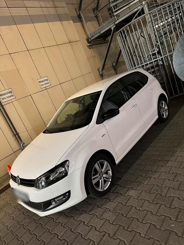 Gebraucht VW Polo 90 PS (66 kW) 2014 Weiß Kleinwagen