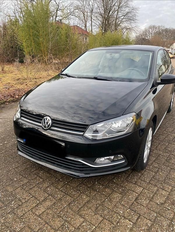 Gebraucht VW Polo 75 PS (55 kW) 2017 Schwarz Kleinwagen