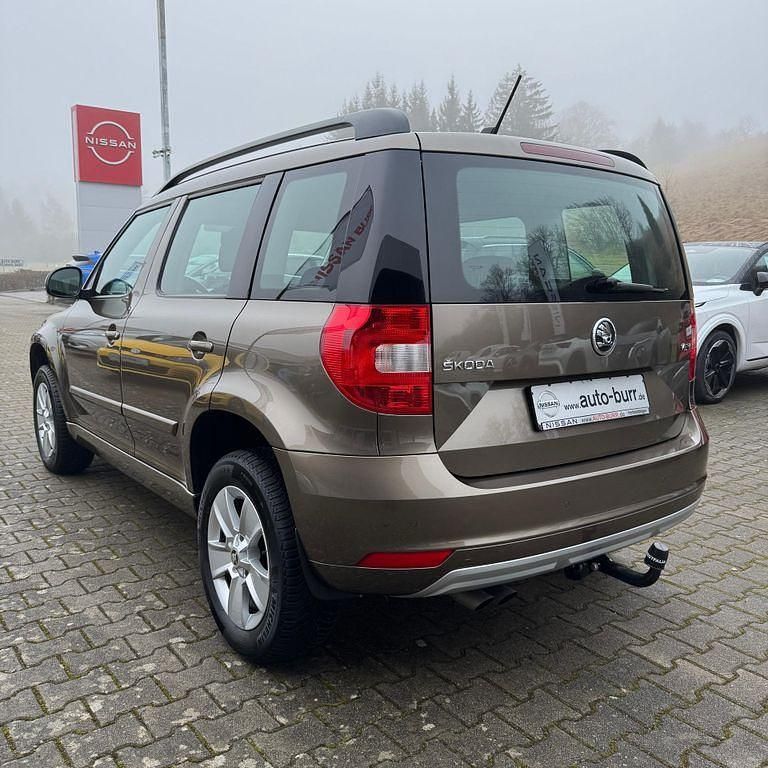 Gebraucht Skoda Yeti Ambition 110 PS (80 kW) 2015 Braun SUV
