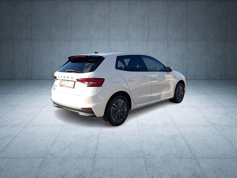 Neu Skoda Fabia Tour 116 PS (85 kW) 2025 Candyweiß Kleinwagen