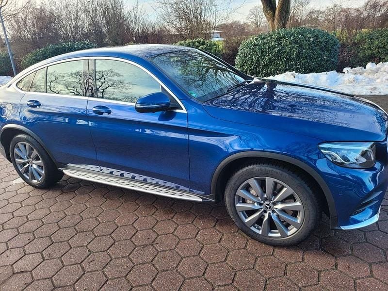 Blau Gebraucht 2018 Mercedes GLC250 Coupé | 29.880 € (Guter Preis) - Bild 1/4
