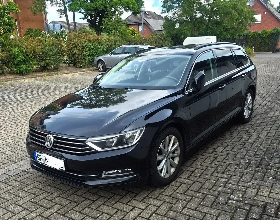 Gebraucht VW Passat Comfortline 150 PS (110 kW) 2015 Schwarz Kombi