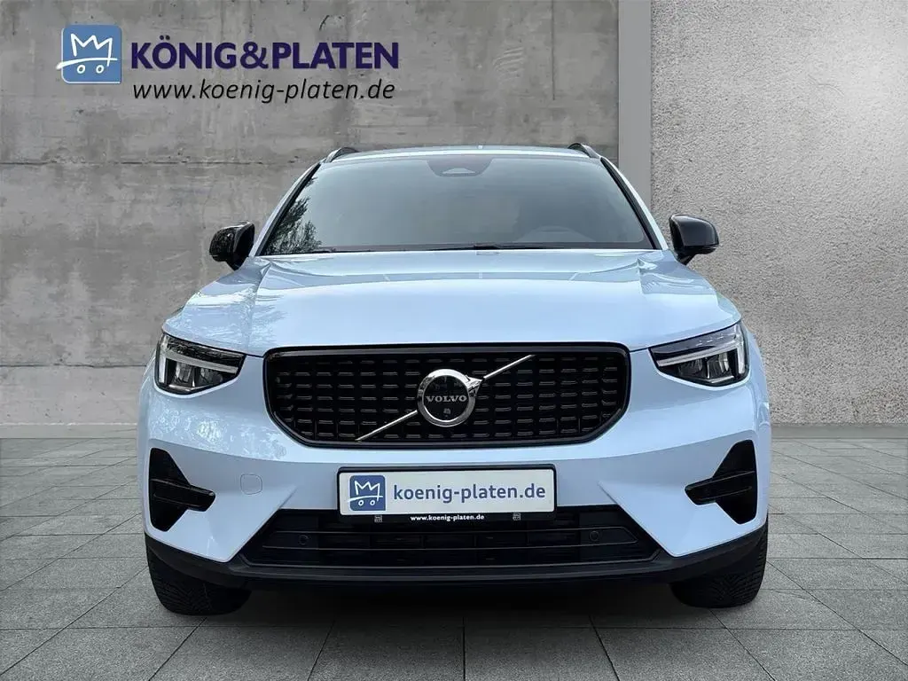 Neu Volvo XC40 Plus 197 PS (144 kW) 2026 Blau SUV
