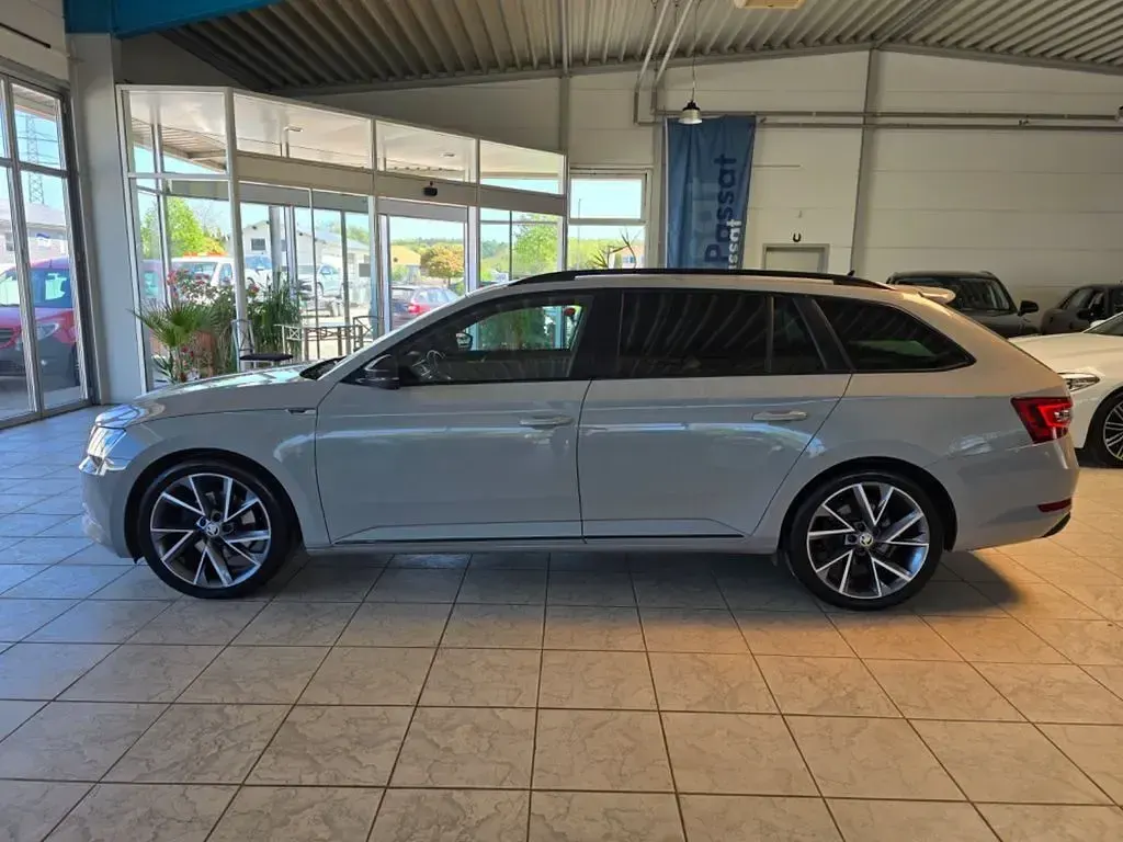 Gebraucht Skoda Superb SportLine 190 PS (139 kW) 2018 Grau Kombi
