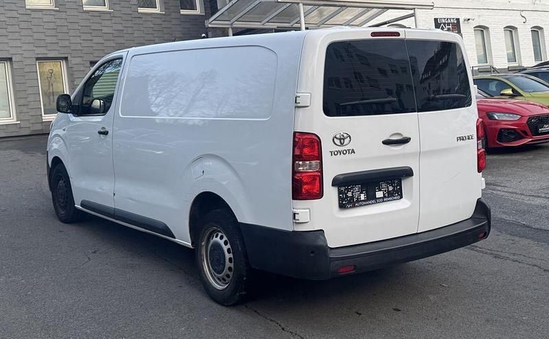 Gebraucht Toyota Proace 144 PS (105 kW) 2022 Weiß Van / Kleinbus