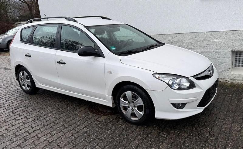 Gebraucht Hyundai i30 Edition 109 PS (80 kW) 2012 Weiß Kombi