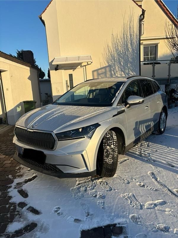 Silber Gebraucht 2022 Skoda Enyaq iV SUV | 24.999 € (Fairer Preis) - Bild 1/2