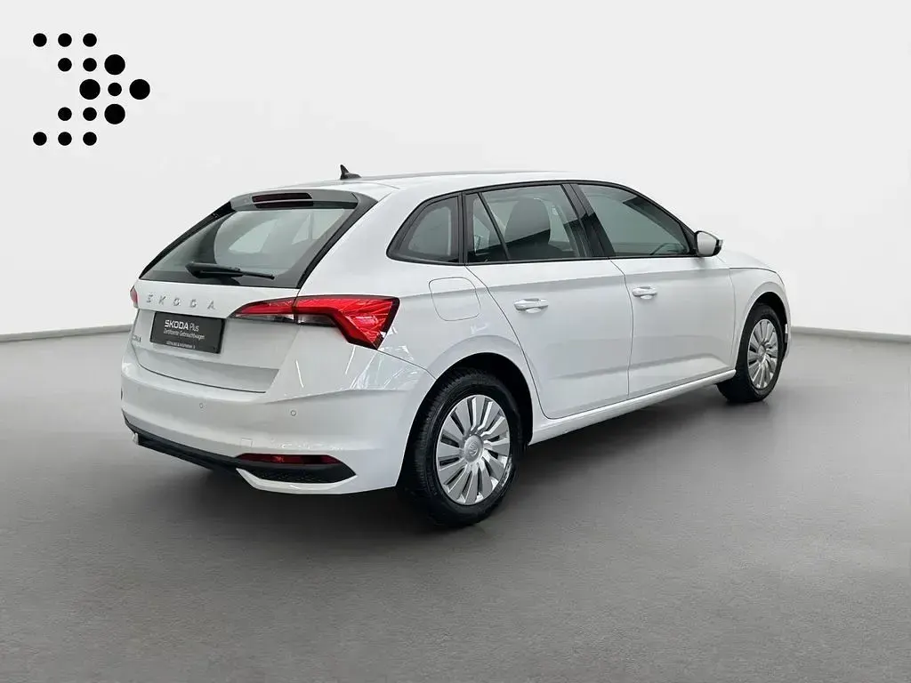 Gebraucht Skoda Scala Essence 95 PS (69 kW) 2025 Moonweiß perleffekt Kleinwagen