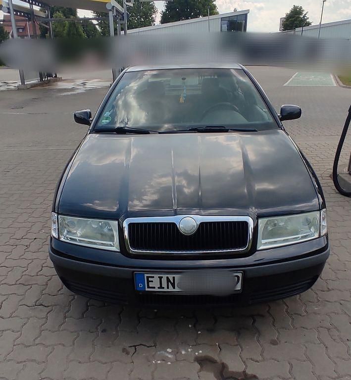 Schwarz Gebraucht 2002 Skoda Octavia Solution Limousine | 1.200 € (Fairer Preis) - Bild 1/4