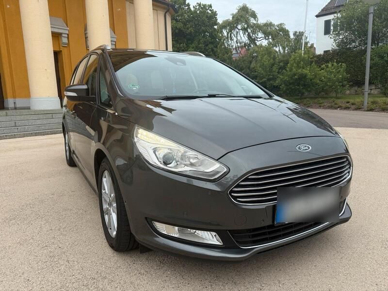 Grau Gebraucht 2016 Ford Galaxy Titanium Van / Kleinbus | 15.800 € (Guter Preis) - Bild 1/4