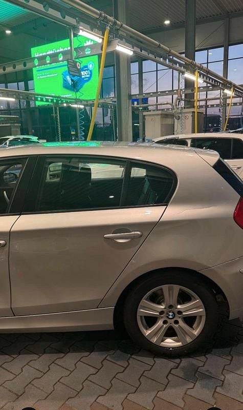 Gebraucht BMW 118 143 PS (105 kW) 2007 Silber Kleinwagen