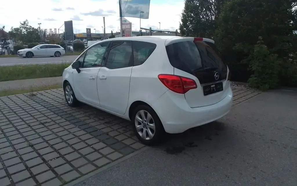 Gebraucht Opel Meriva Edition 110 PS (80 kW) 2012 Weiß Van / Kleinbus