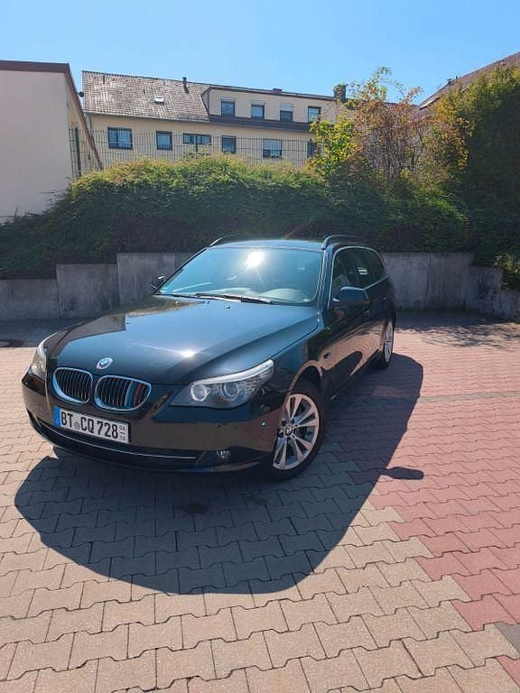 Schwarz Gebraucht 2010 BMW 525 Kombi | 6.000 € (Guter Preis) - Bild 1/4