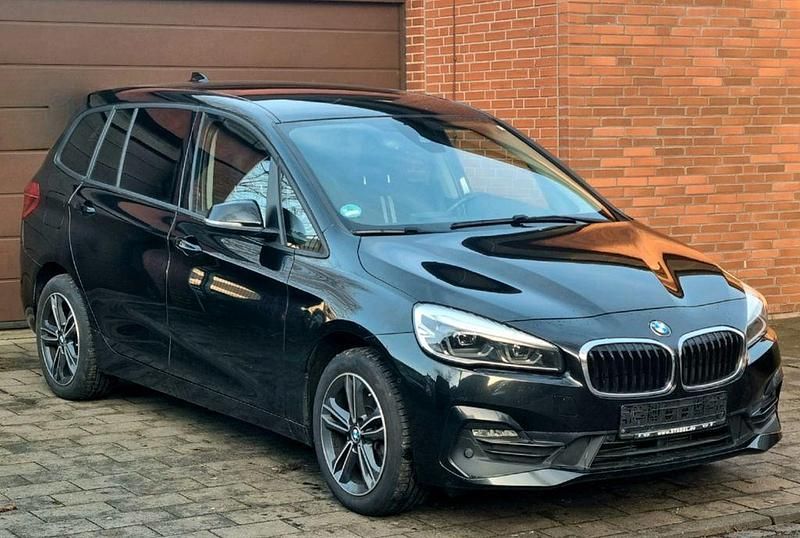 Gebraucht BMW 218 Gran Tourer Sport Line 150 PS (110 kW) 2021 Schwarz Van / Kleinbus