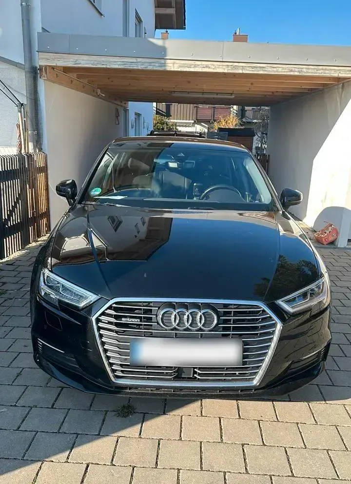 Gebraucht Audi e-tron Sportback Comfort 110 kW (150 PS) 2020 Schwarz SUV