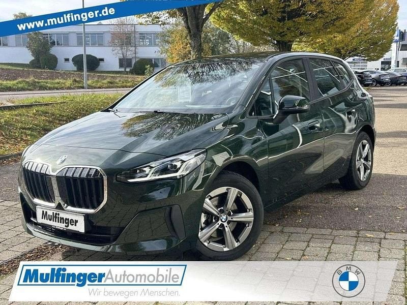 Grün Gebraucht 2022 BMW 220 Sport Line Van / Kleinbus | 23.980 € (Superpreis) - Bild 1/4