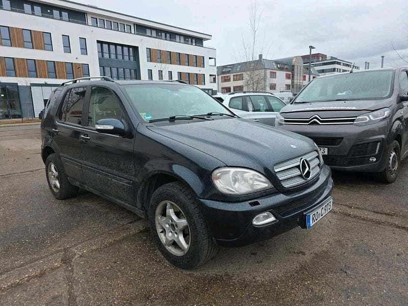 Gebraucht Mercedes ML270 163 PS (119 kW) 2005 Schwarz SUV