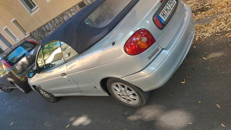 Silber Gebraucht 1999 Renault Mégane GrandTour Kombi | 1.100 € - Bild 1/4