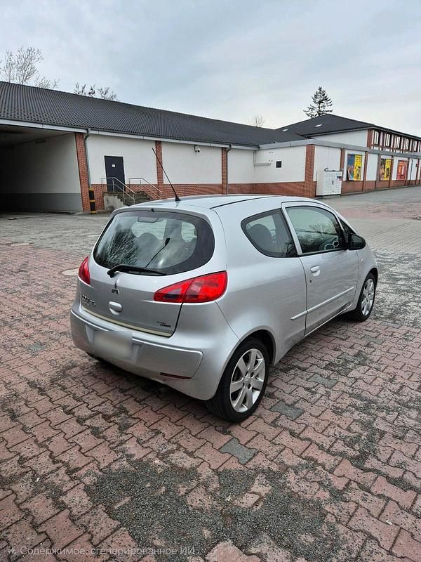 Gebraucht Mitsubishi Colt 75 PS (55 kW) 2007 Silber Kleinwagen