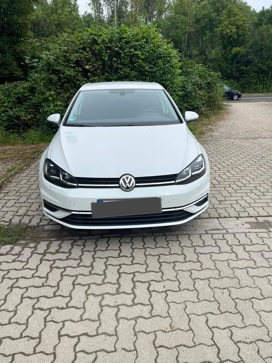 Gebraucht VW Golf VII 125 PS (91 kW) 2017 Weiß Limousine