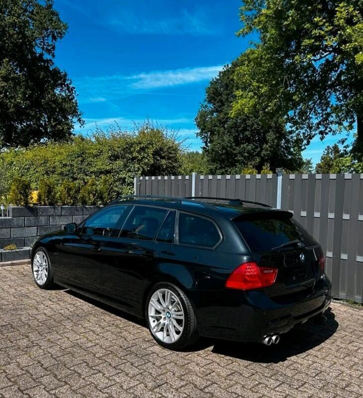 Schwarz Gebraucht 2008 BMW 330 Performance Kombi | 8.400 € (Teuer) - Bild 1/4