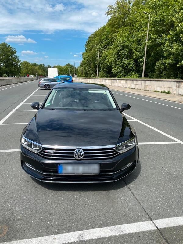 Schwarz Gebraucht 2016 VW Passat Highline Limousine | 19.499 € (Superpreis) - Bild 1/4