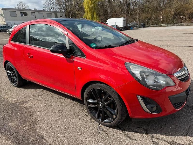 Gebraucht Opel Corsa Color Edition 101 PS (74 kW) 2012 Rot Kleinwagen