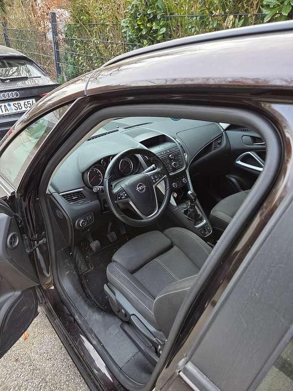 Gebraucht Opel Zafira Tourer 140 PS (102 kW) 2013 Braun Van / Kleinbus