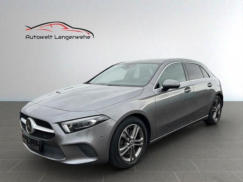 Grau Gebraucht 2019 Mercedes A220 Limousine | 23.999 € (Fairer Preis) - Bild 1/4