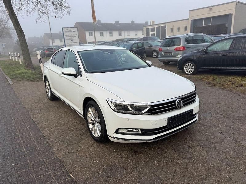 Gebraucht VW Passat Highline 150 PS (110 kW) 2019 Weiß Limousine