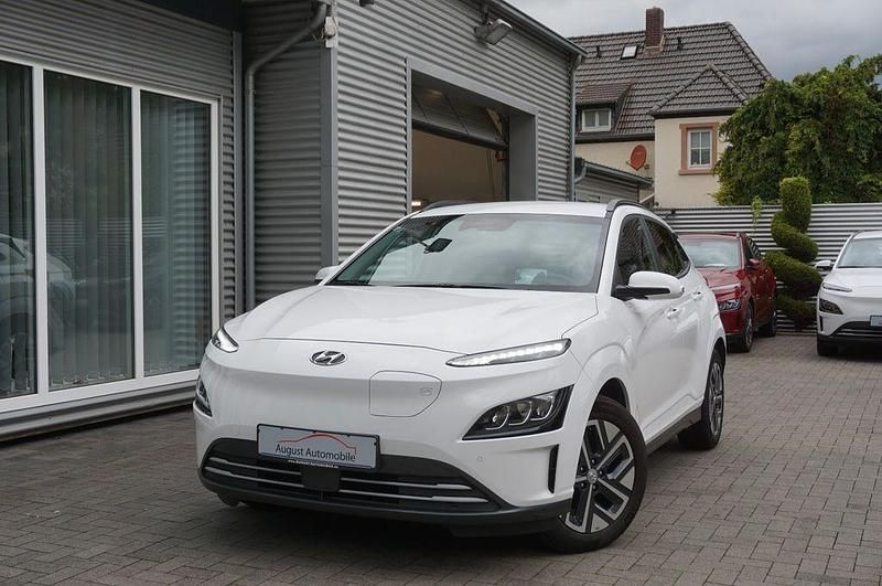 Weiß Gebraucht 2021 Hyundai Kona Trend SUV | 22.970 € (Fairer Preis) - Bild 1/3