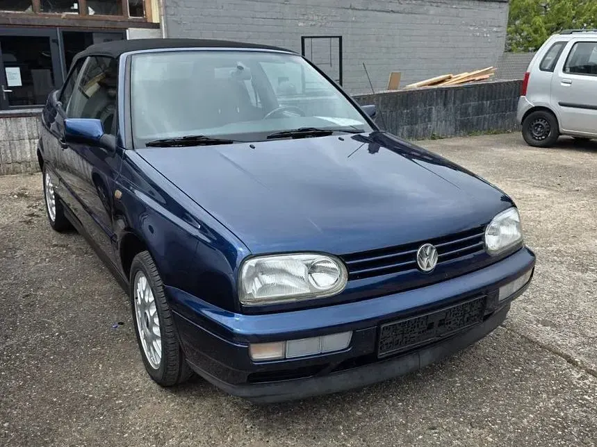 Usata VW Golf 101 CV (74 kW) 1996 Blu Cabrio