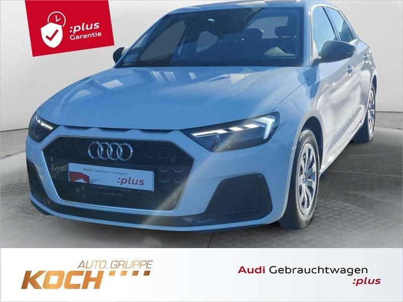 Cortinaweiß Gebraucht 2025 Audi A1 Advanced Limousine | 23.990 € (Guter Preis) - Bild 1/2